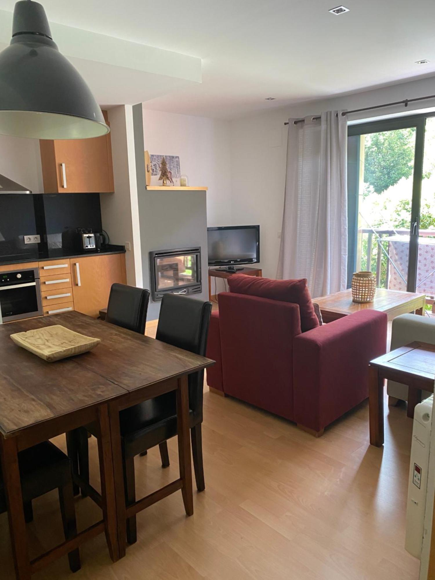 Apartament Hug Roger Valencia D'Aneu Dış mekan fotoğraf