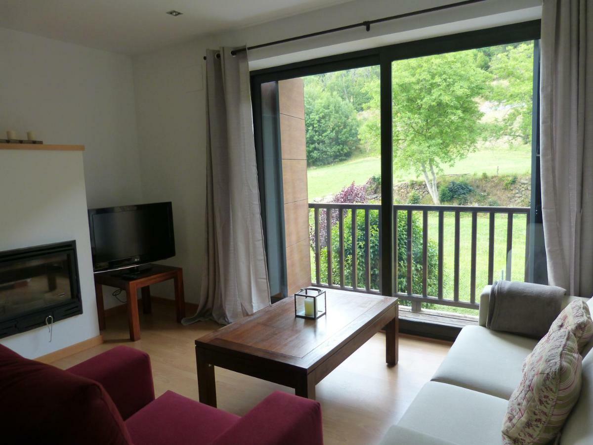 Apartament Hug Roger Valencia D'Aneu Dış mekan fotoğraf